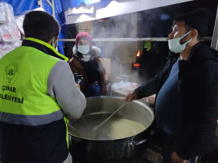 Belediyemiz Yemek ve Çorba Dağıtımını Sürdürüyor 